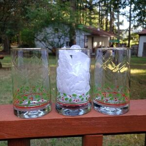 (3) Vintage 1984 Arby's Christmas Collection Holly Themed Drinking Glasses